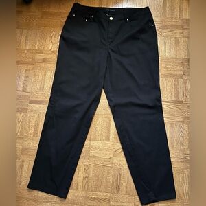 Jones New York Signature Woman Black Cotton Stretch Pants (Waist 36”)